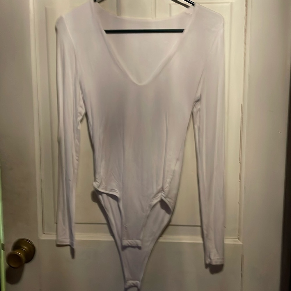 White v neck bodysuit small